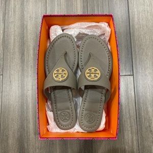 Tory Burch Judy Thong Tumbled Leather Sandals (BRAND NEW W/ BOX)